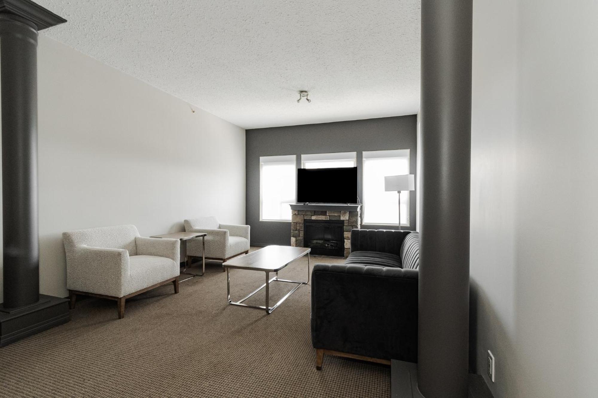 Premier Residence - フォートマクマレー エクステリア 写真