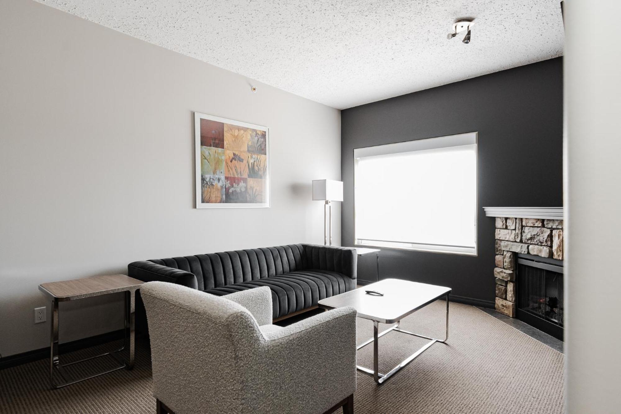 Premier Residence - フォートマクマレー エクステリア 写真