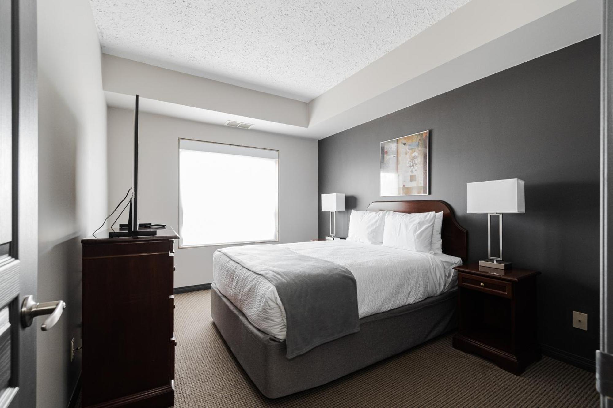 Premier Residence - フォートマクマレー エクステリア 写真